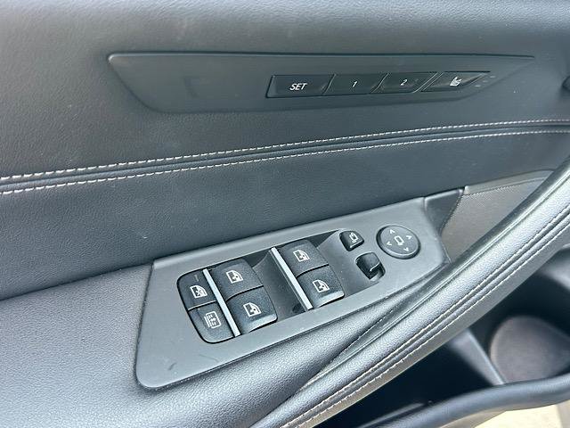 Used 2023 BMW M550i xDrive AWD/4WD image 19
