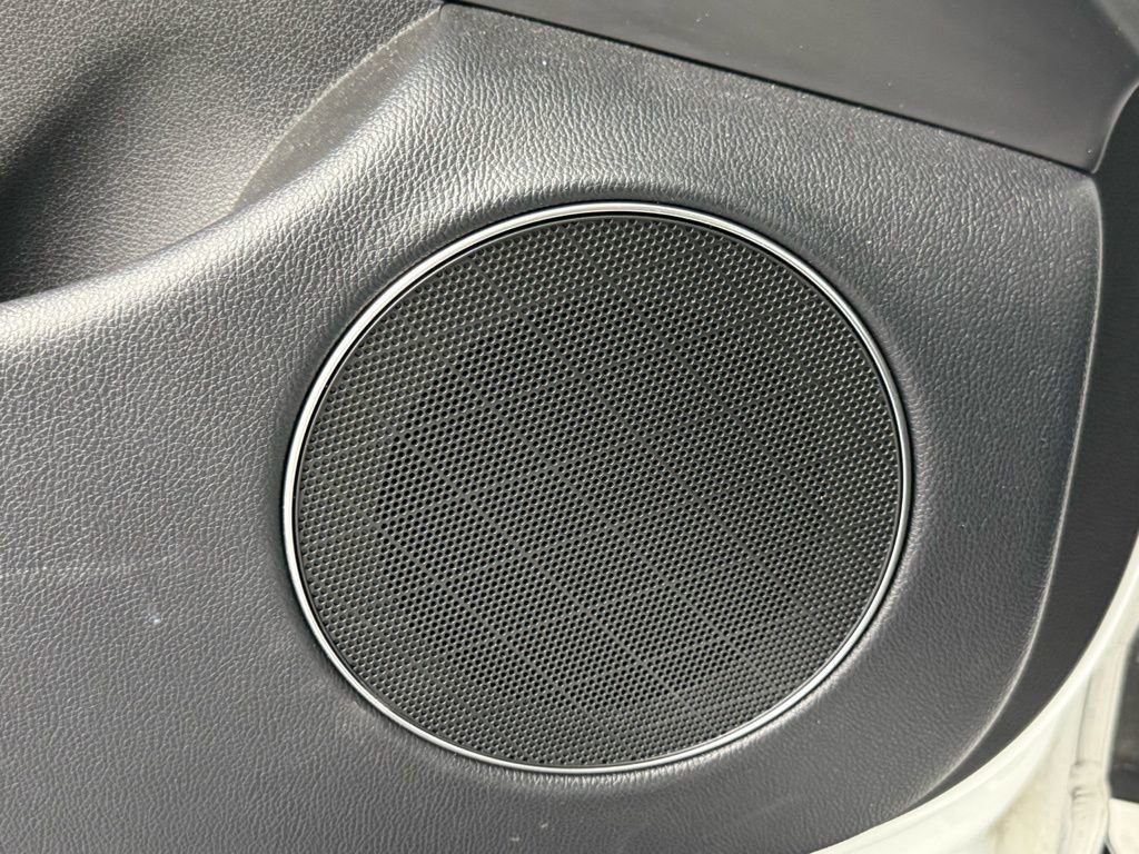 Used 2026 Genesis GV70 2.5T Select image 15