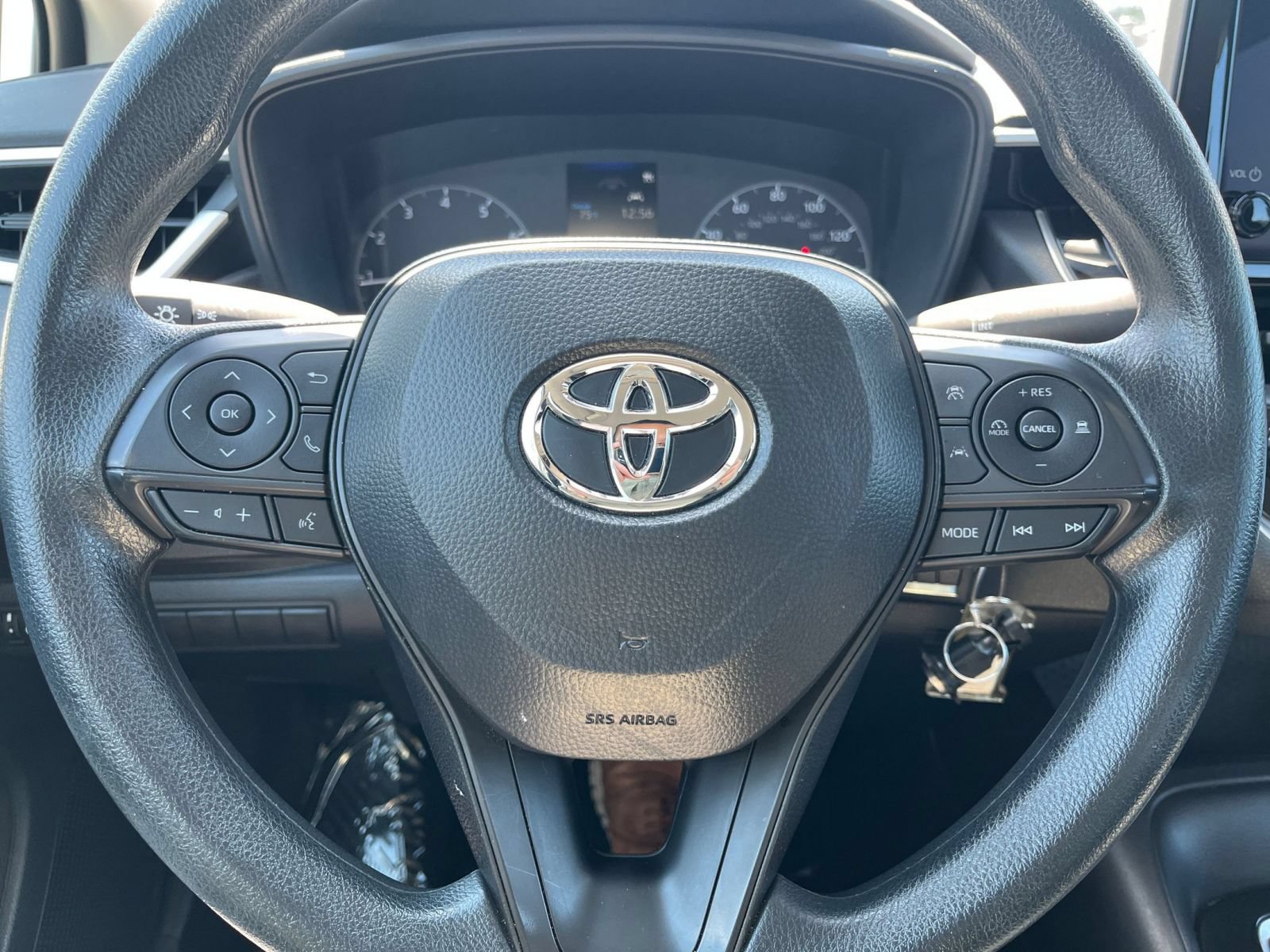 Used 2025 Toyota Corolla LE FWD image 27