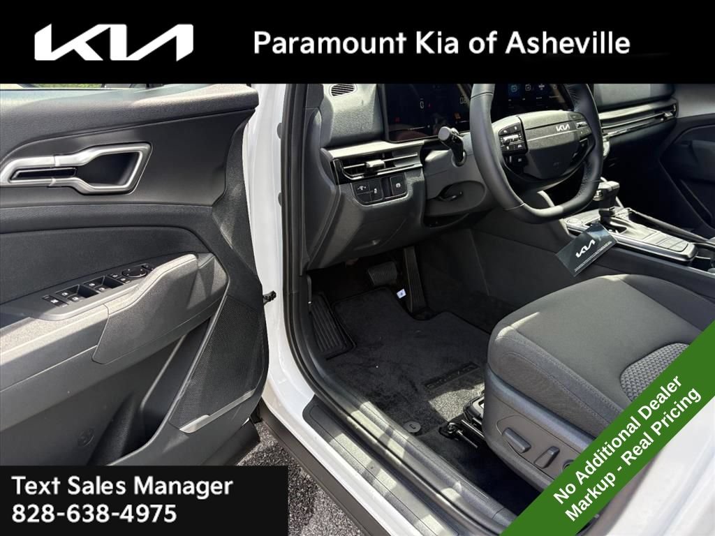 New 2026 Kia Sportage LX w/ LX Convenience Package AWD/4WD image 16