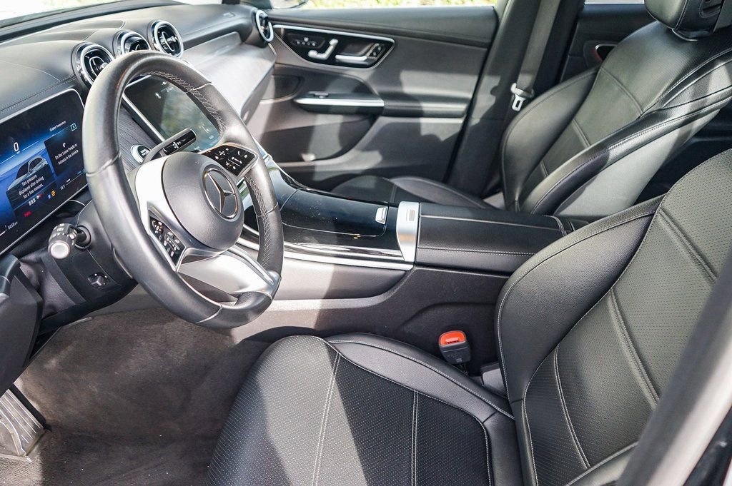 Used 2024 Mercedes-Benz GLC 300 image 17