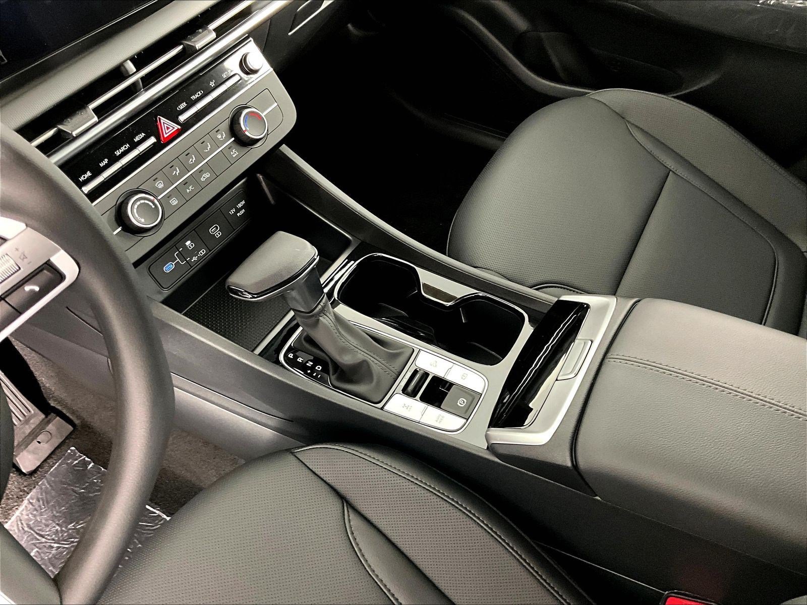 New 2027 Hyundai Santa Cruz SE AWD/4WD image 12