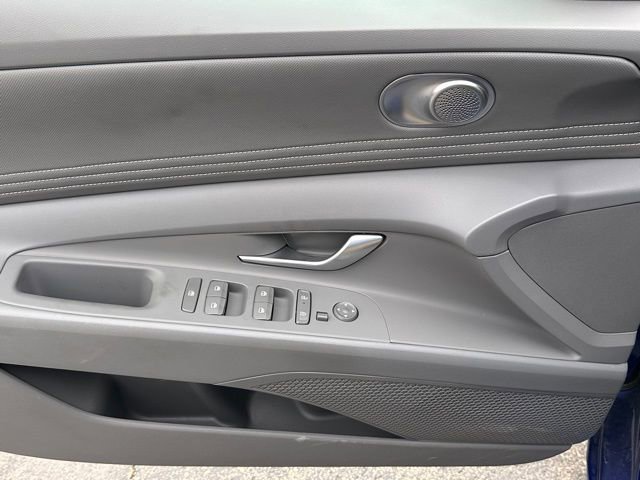 Used 2025 Hyundai Elantra SEL image 6