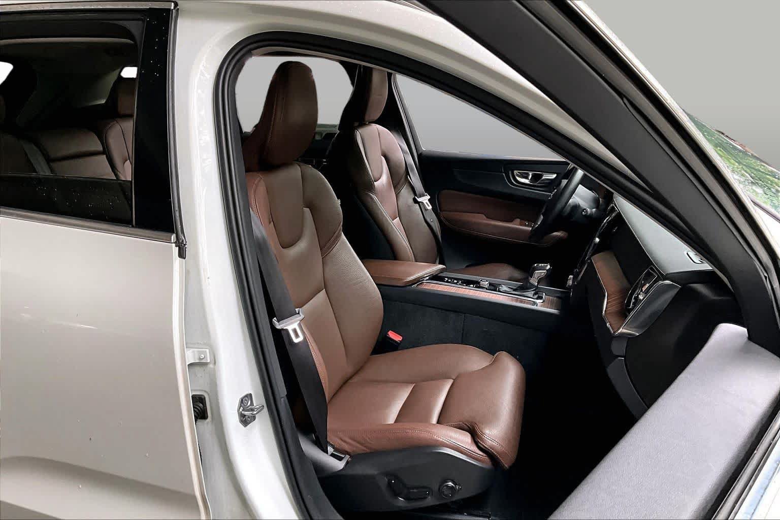 Used 2020 Volvo XC60 T5 Inscription w/ Protection Package Premier FWD image 8