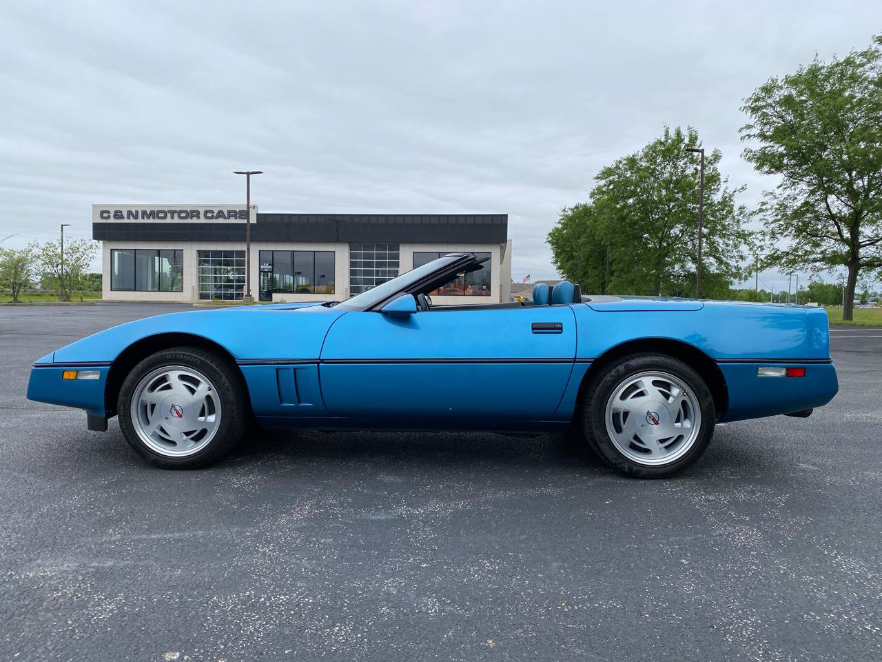 Used 1989 Chevrolet Corvette Convertible RWD image 15