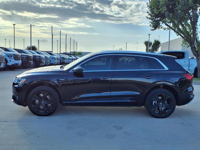 Used 2022 Audi e-tron Premium Plus AWD/4WD image 27
