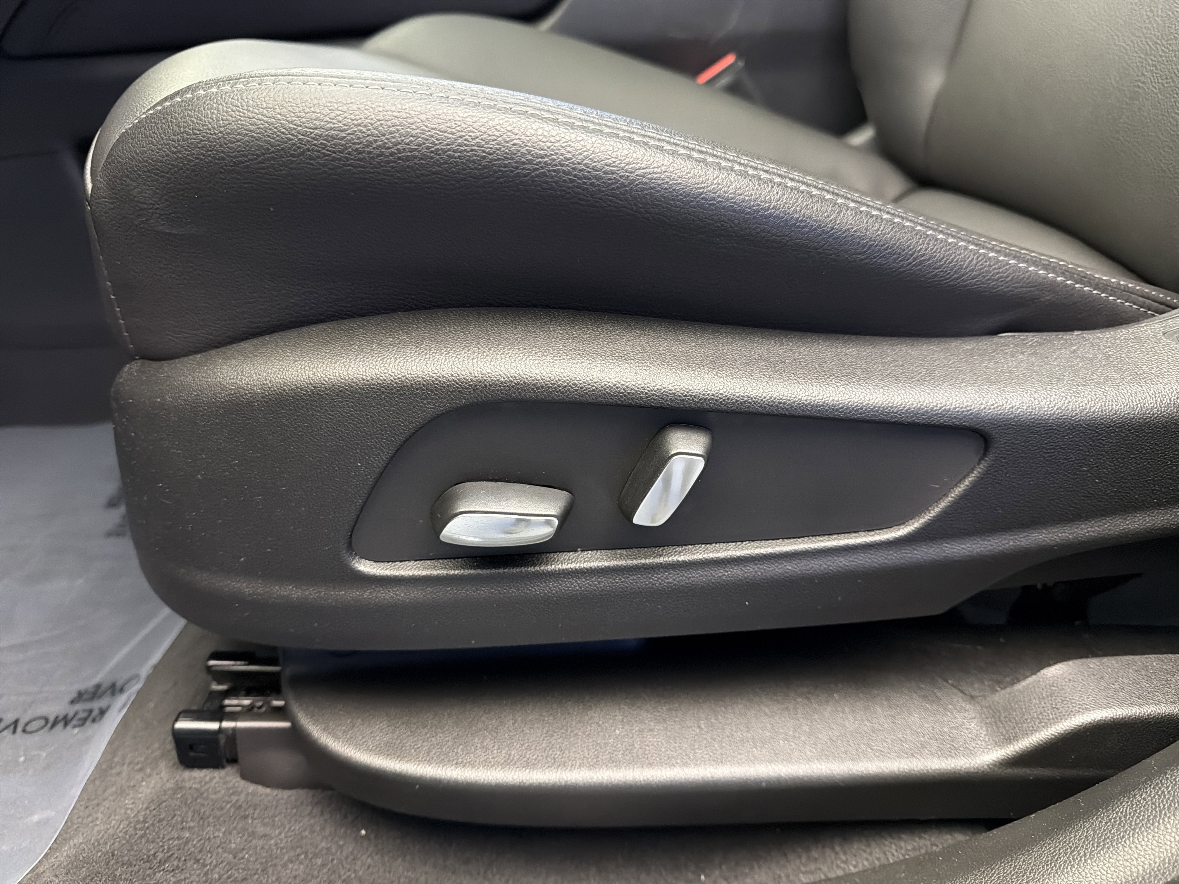 Used 2023 Cadillac XT6 Luxury image 12