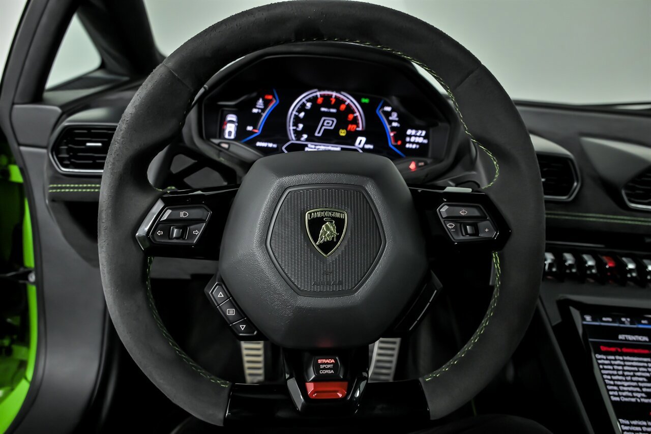 Used 2022 Lamborghini Huracan EVO RWD image 25