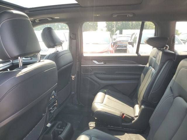 New 2026 Jeep Grand Cherokee L Limited w/ Limited Altitude Package AWD/4WD image 10