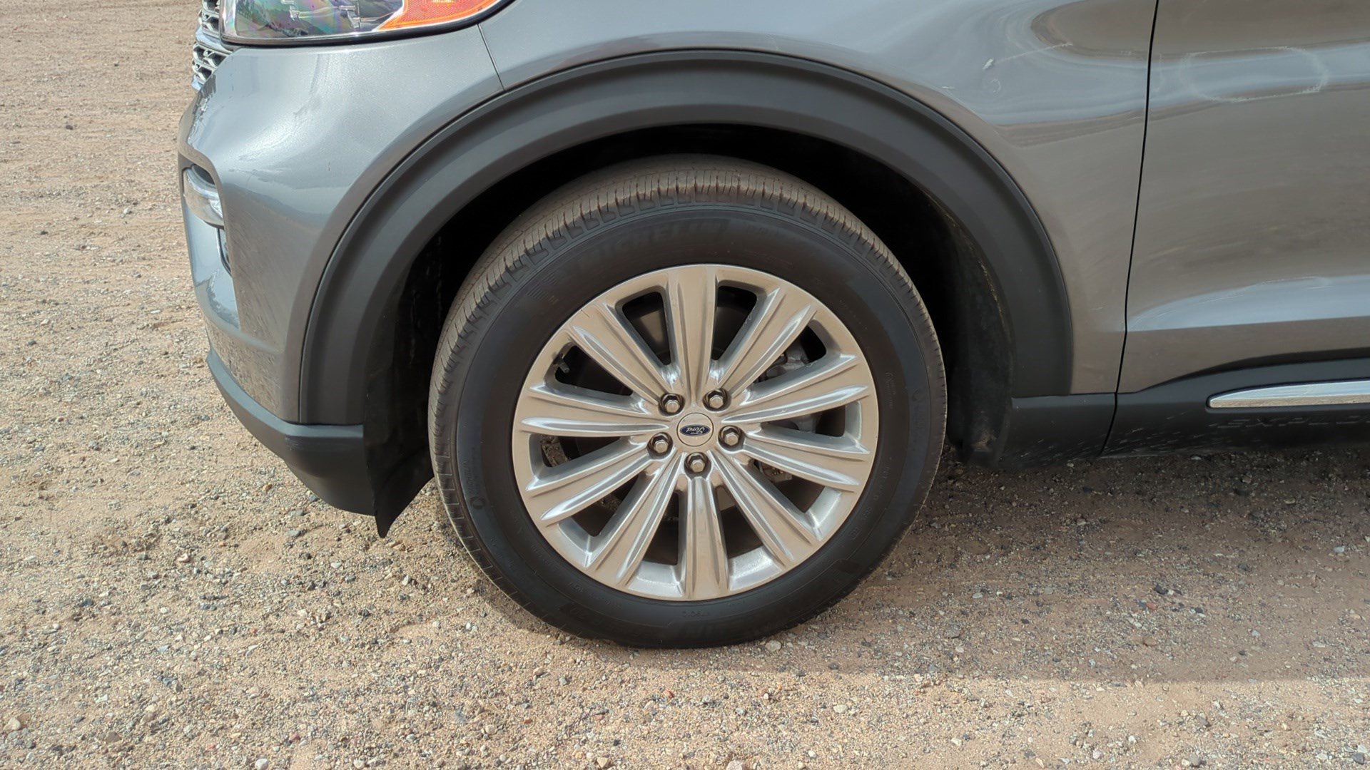 Used 2023 Ford Explorer Limited image 11