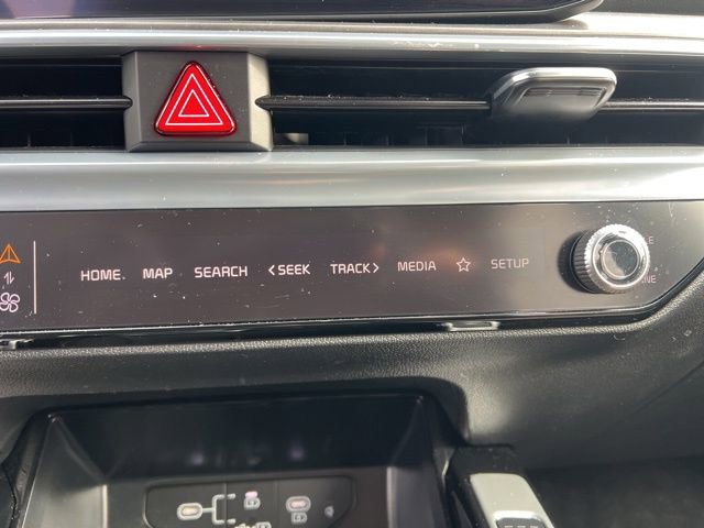 Certified 2025 Kia Sorento SX Prestige w/ Olive Brown Leather Package image 25