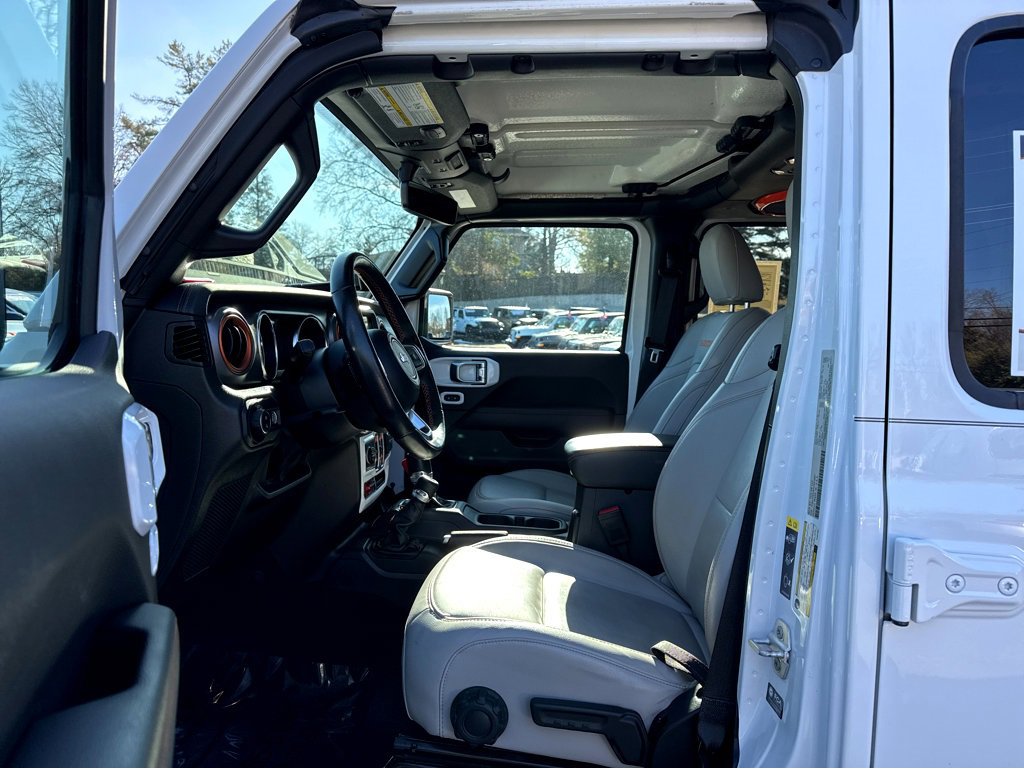 Certified 2023 Jeep Gladiator Mojave w/ Cold Weather Group image 11