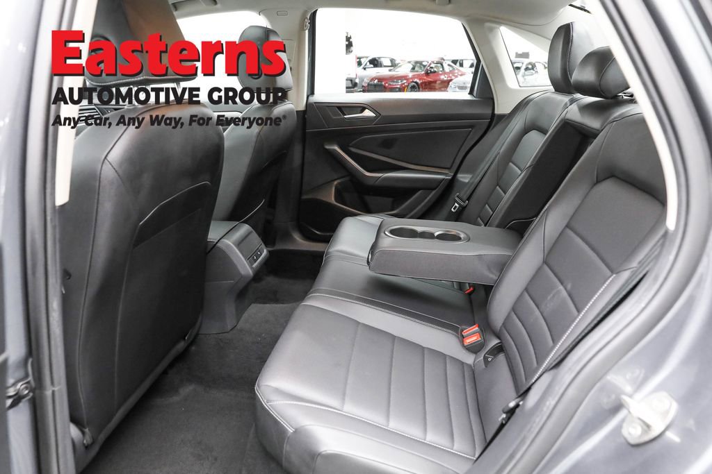 Used 2021 Volkswagen Jetta SE w/ SE Cold Weather Package image 21