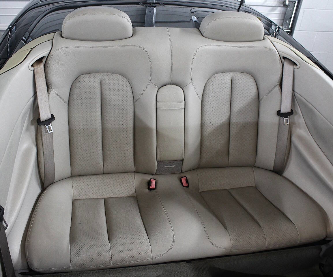 Used 2001 Mercedes-Benz CLK 320 Cabriolet image 23
