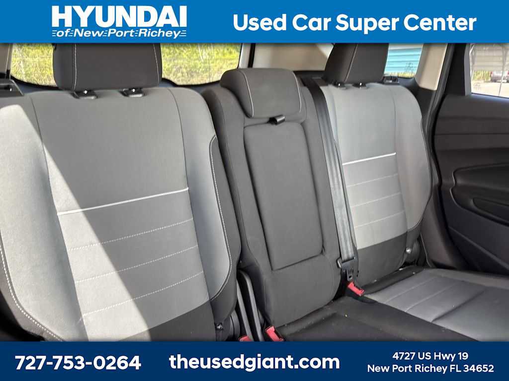 Used 2015 Ford Escape SE w/ Equipment Group 201A image 9