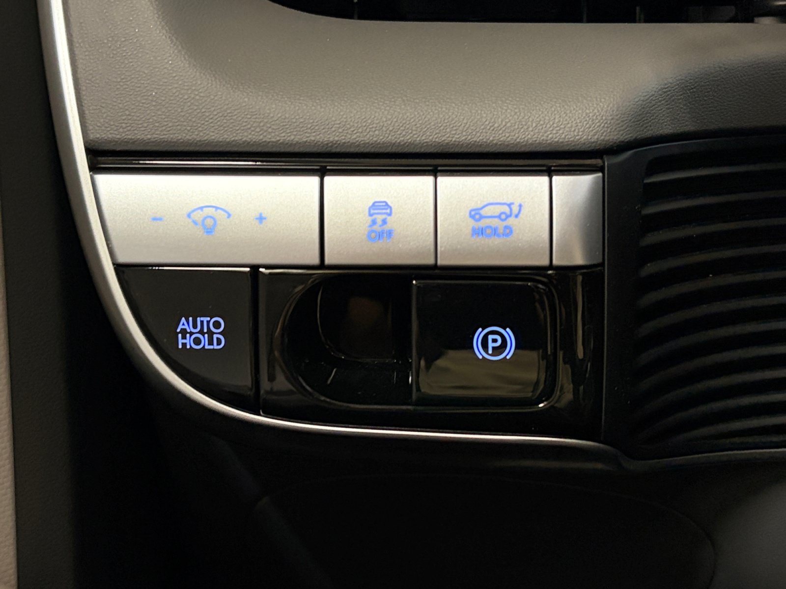 Certified 2024 Hyundai Ioniq 5 SEL AWD/4WD image 12