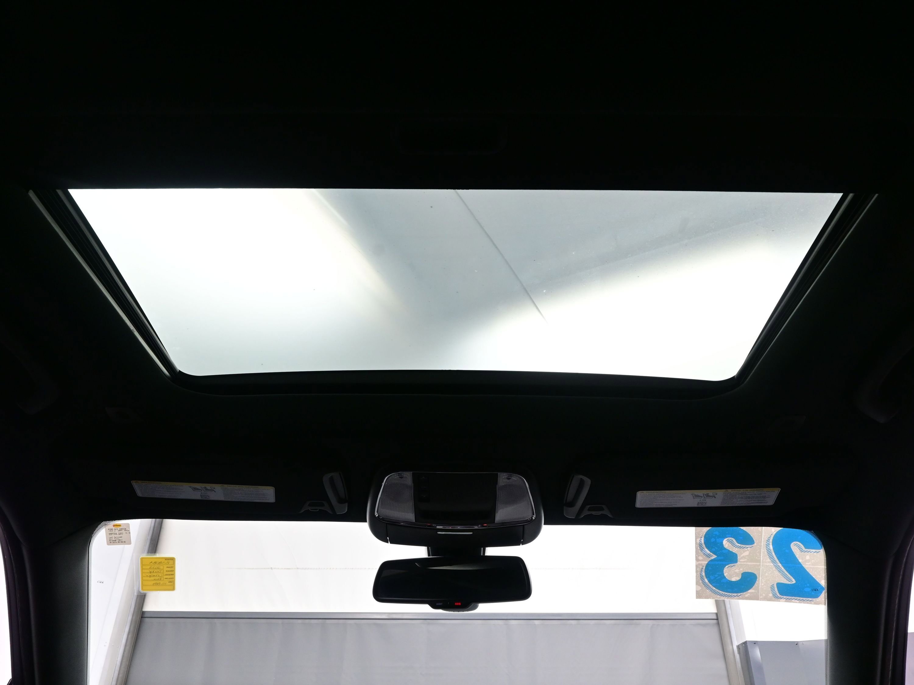 Used 2023 Dodge Charger SXT w/ Blacktop Package image 17