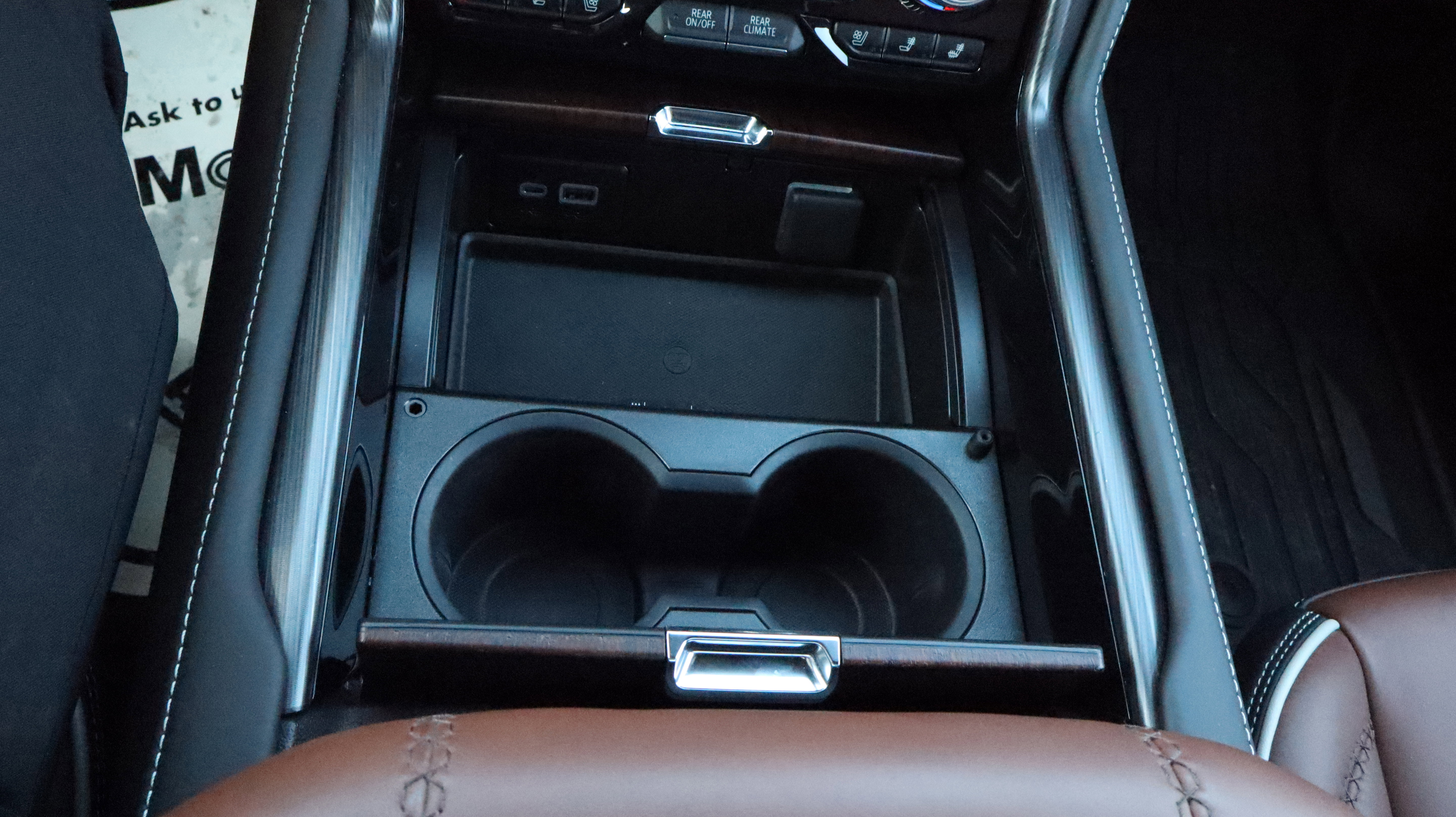 Certified 2024 GMC Yukon Denali Ultimate image 15