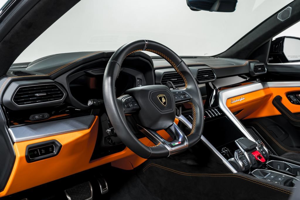 Used 2023 Lamborghini Urus S image 13