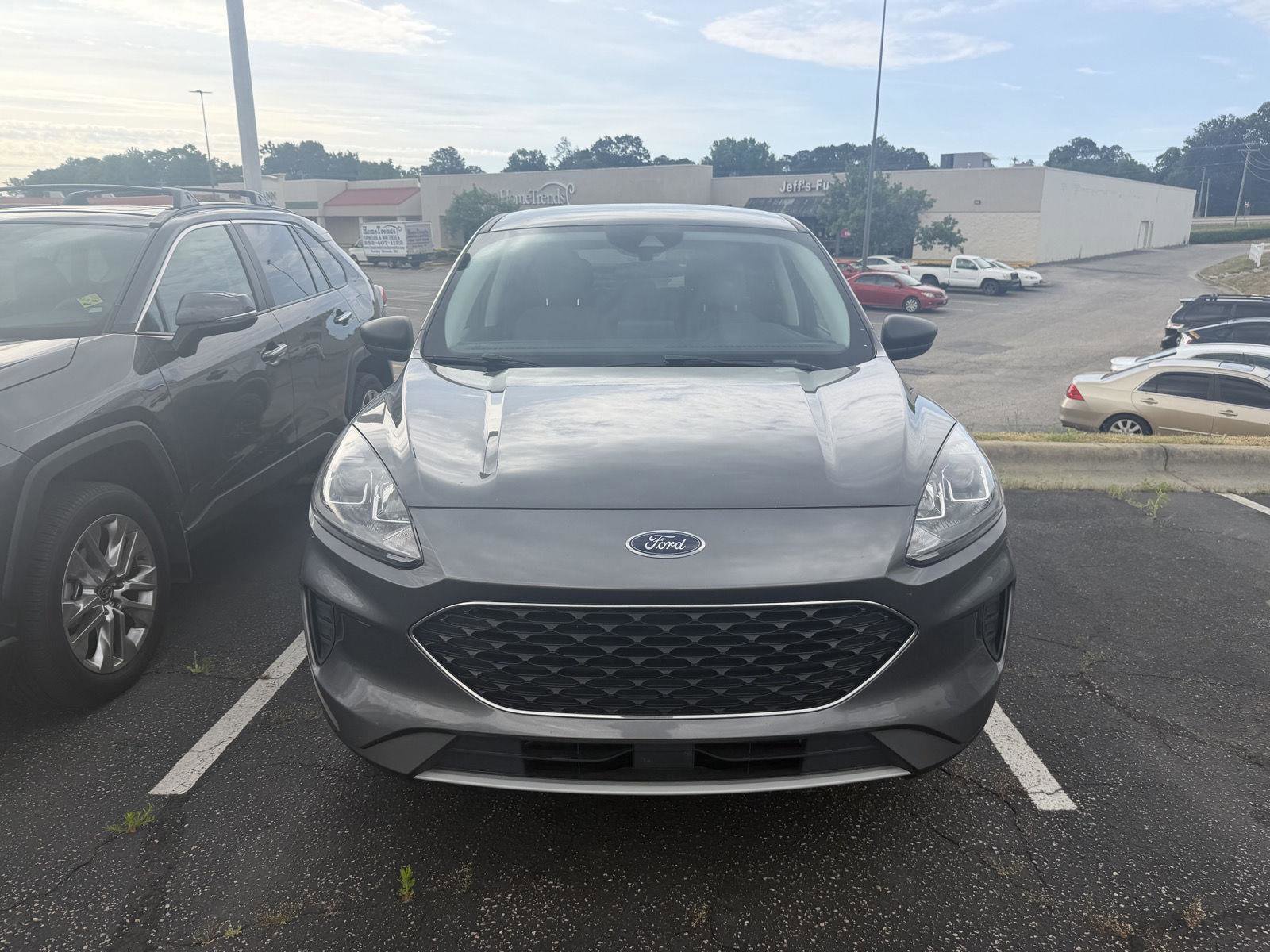 Used 2022 Ford Escape SE AWD/4WD image 2