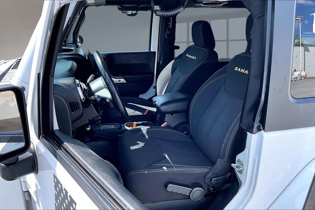 Used 2013 Jeep Wrangler Sahara w/ Dual Top Group AWD/4WD image 27