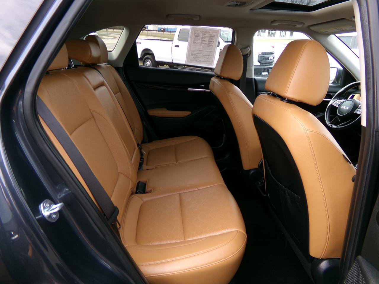 Used 2024 Kia Seltos EX image 39