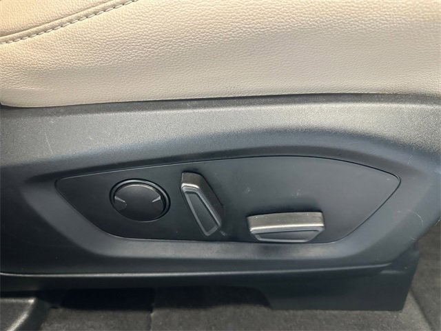 Used 2023 Ford Explorer Limited image 21