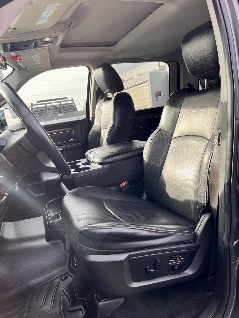 Used 2017 RAM 1500 Laramie w/ Convenience Group image 16