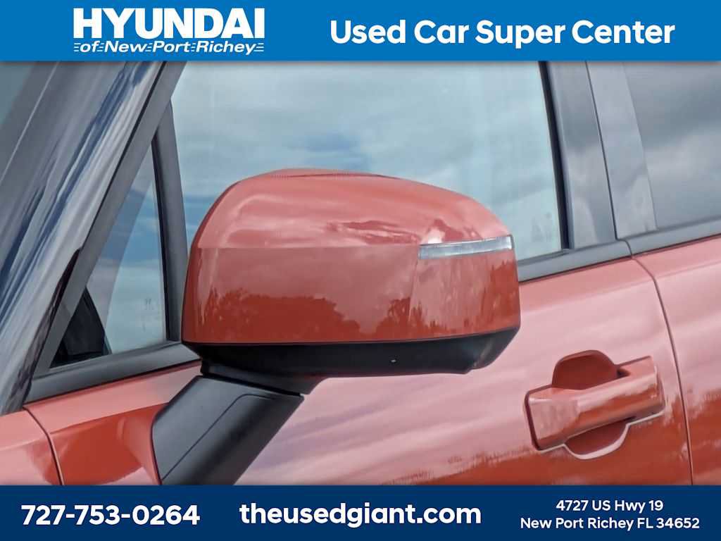 Used 2025 Hyundai Santa Fe Limited FWD image 11