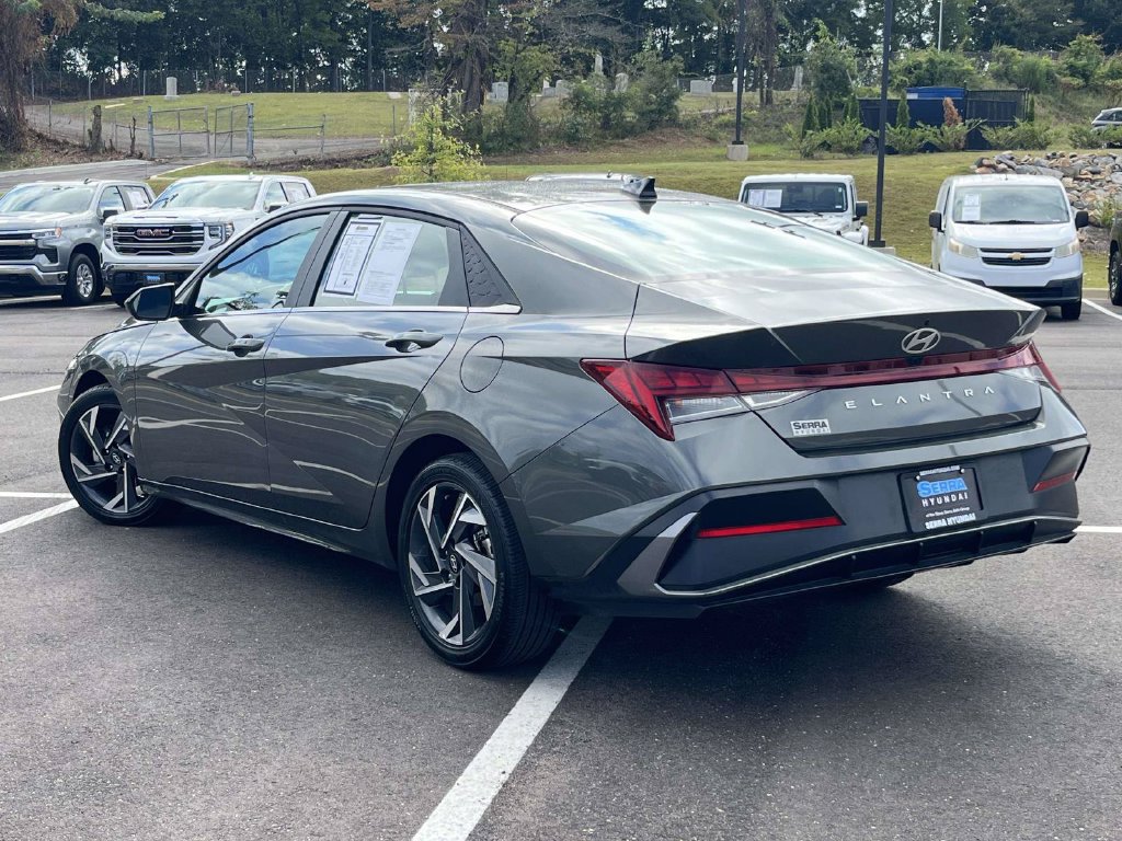 Certified 2025 Hyundai Elantra SEL FWD image 35