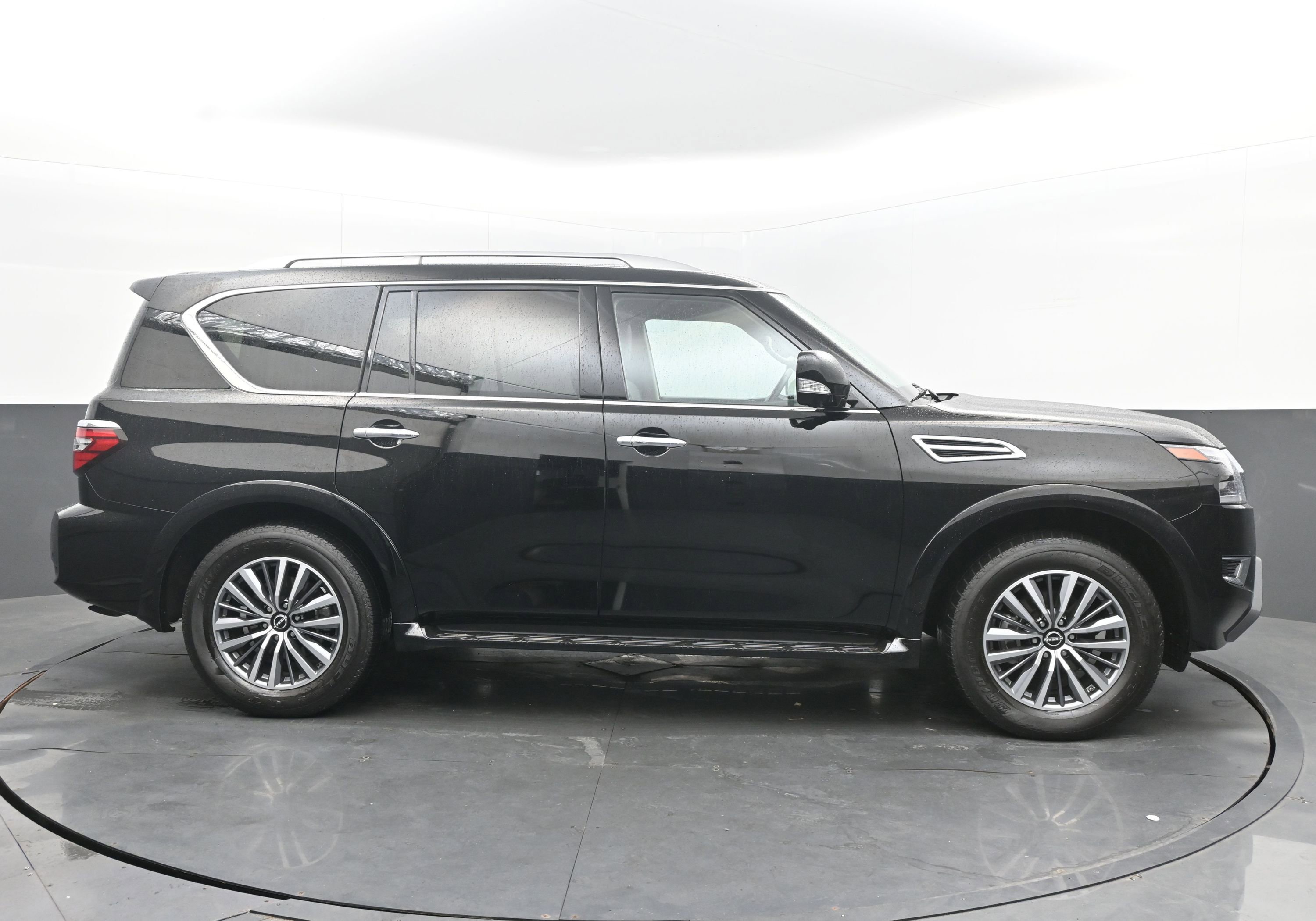 Used 2024 Nissan Armada SL w/ Cargo Package image 10