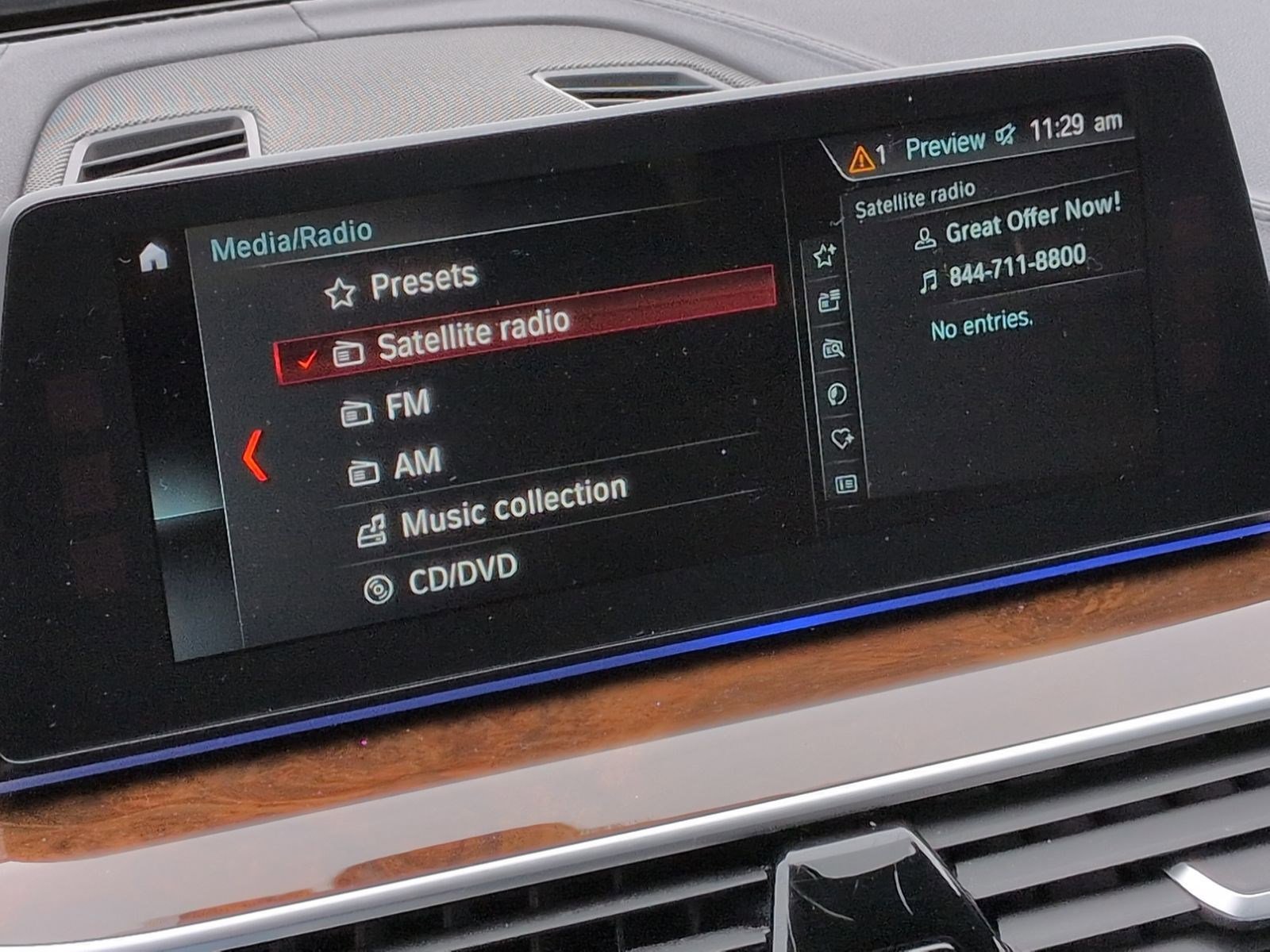 Used 2018 BMW M550i xDrive w/ Driving Assistance Package image 23