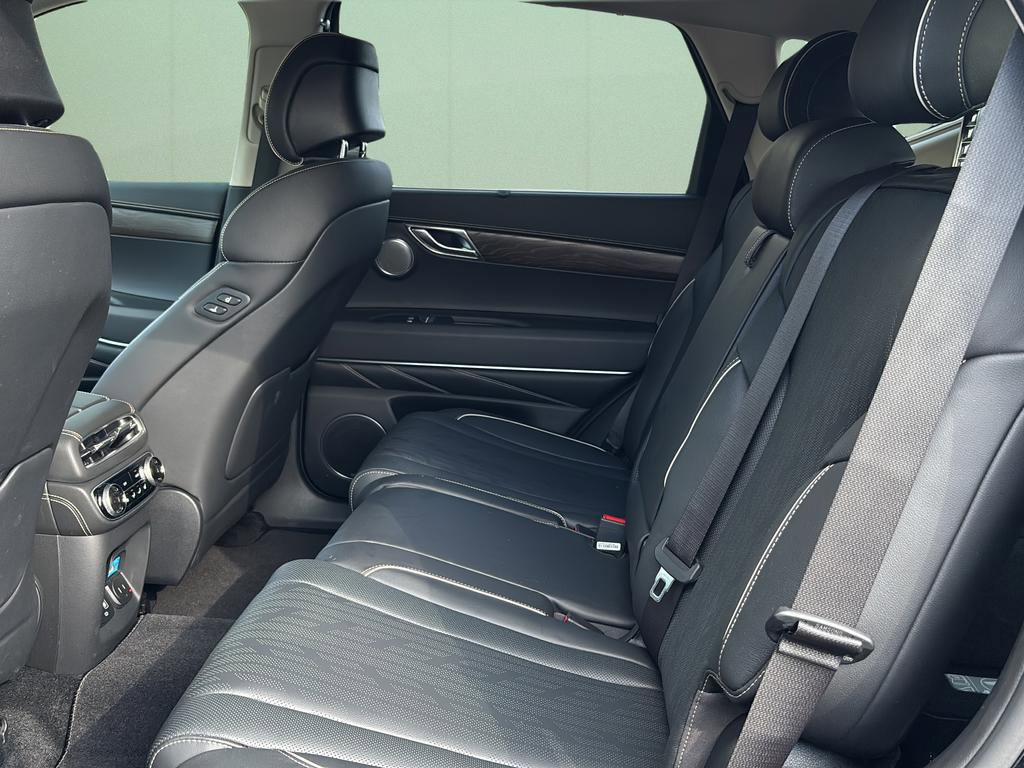 Used 2024 Genesis GV80 3.5T w/ Advanced Package image 21