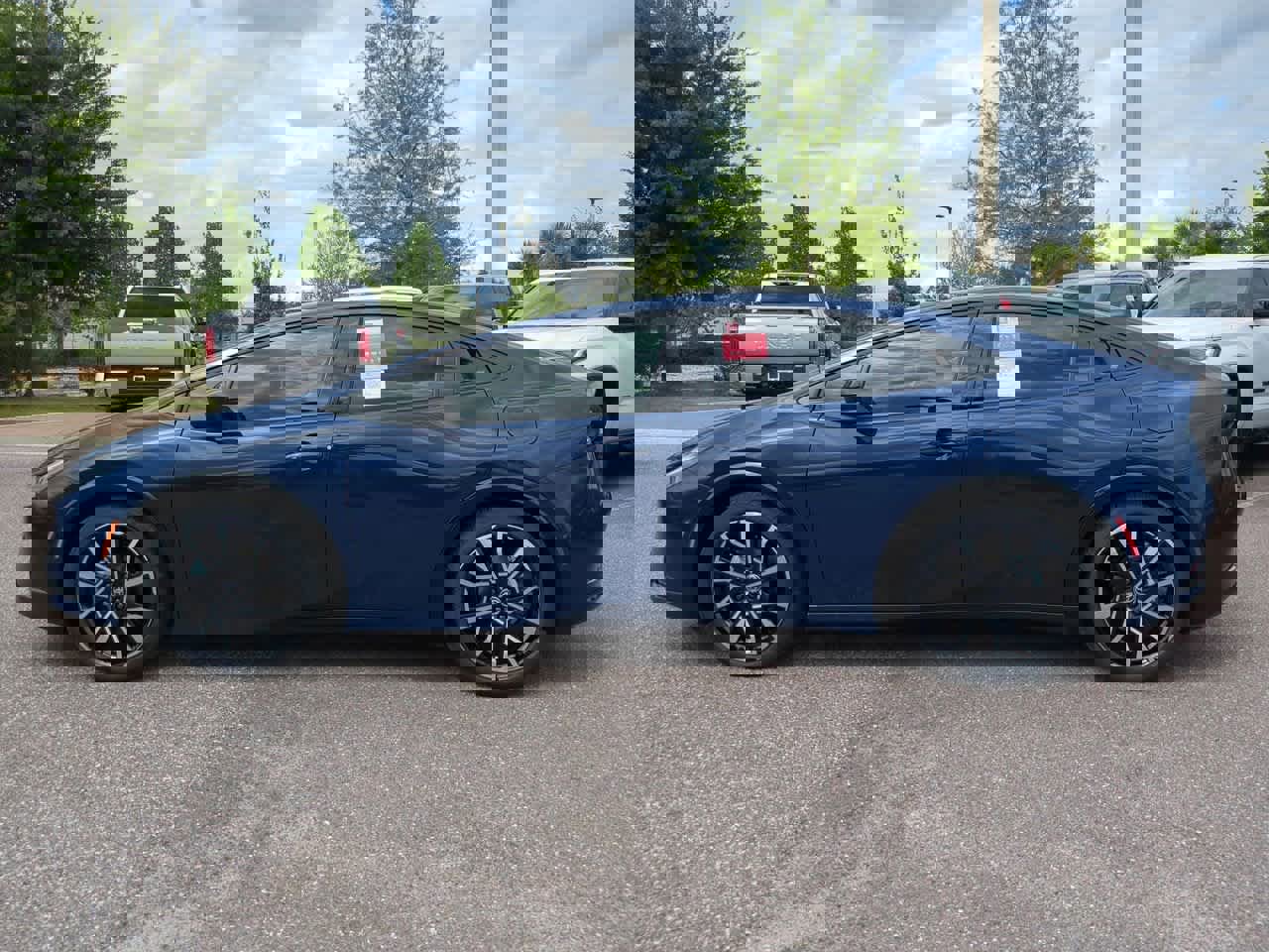 New 2026 Toyota Prius Plug-In Hybrid FWD image 3