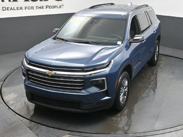 Used 2025 Chevrolet Traverse LT FWD image 53