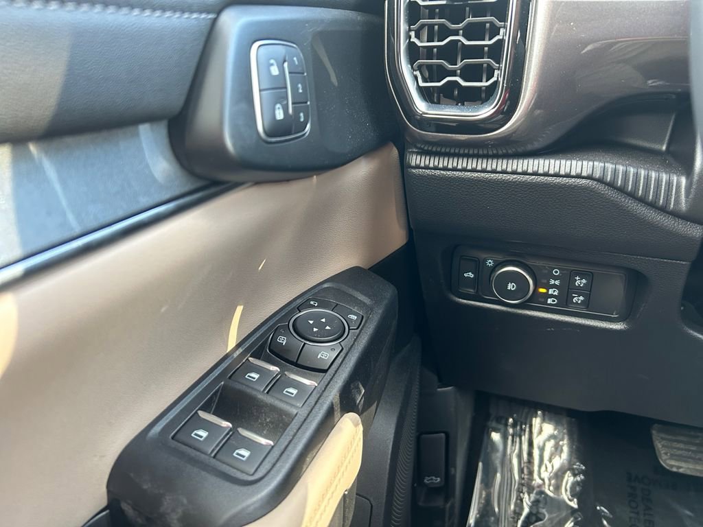 Used 2025 Ford Ranger Lariat w/ Chrome Accent Package image 19