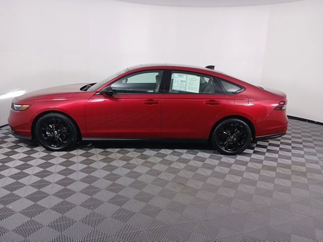 Certified 2025 Honda Accord SE image 4