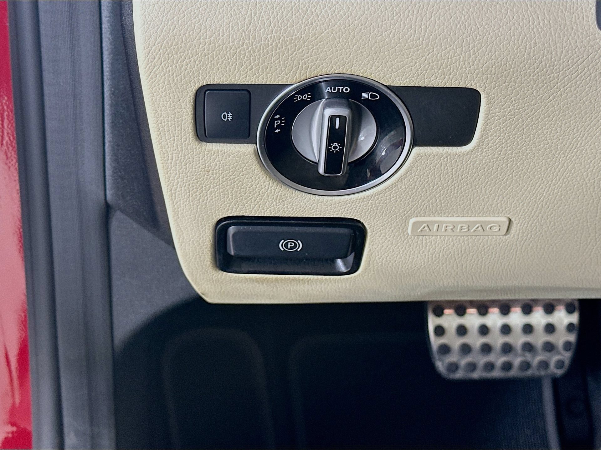 Used 2017 Mercedes-Benz SLC 300 image 11