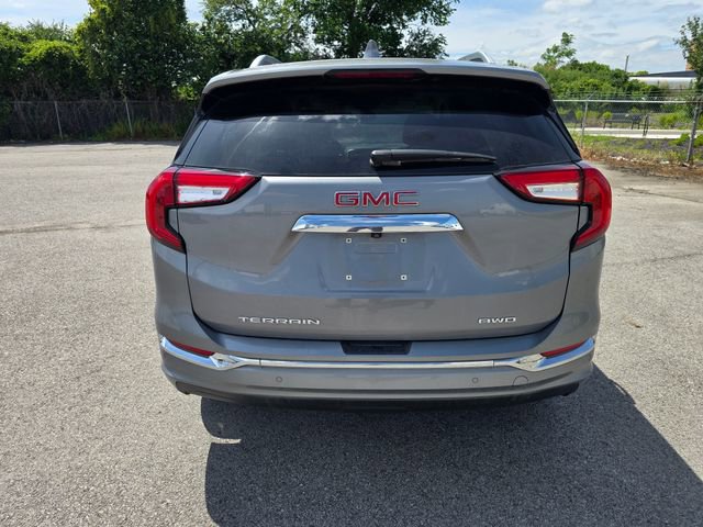 Used 2023 GMC Terrain Denali w/ Denali Premium Package AWD/4WD image 4