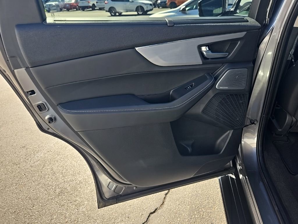 Used 2025 Acura MDX w/ Technology Package image 27