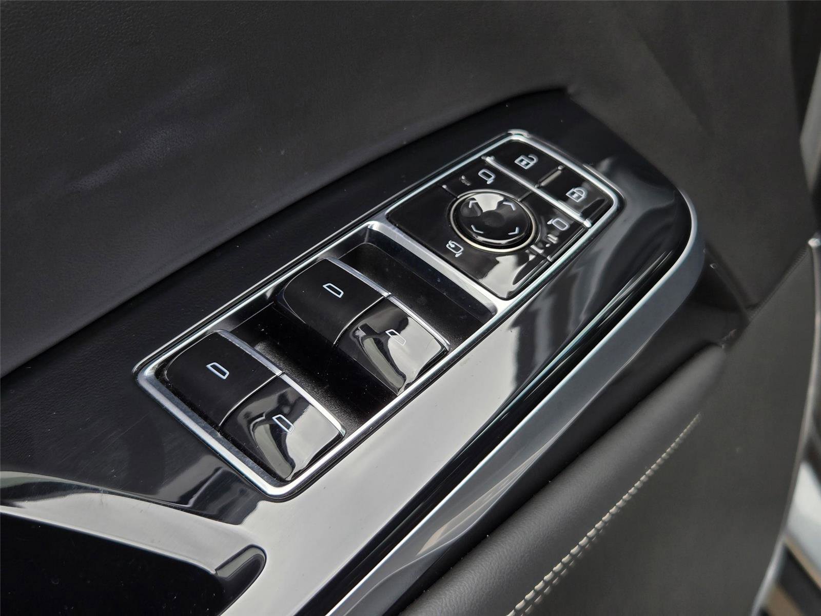 Certified 2025 Cadillac Escalade Sport Platinum AWD/4WD image 27