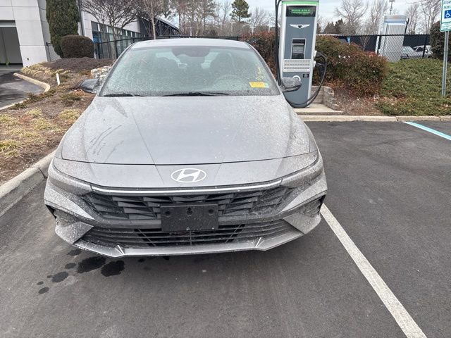 Used 2025 Hyundai Elantra Sport image 3