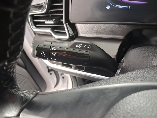 Used 2024 Kia Sportage EX FWD image 15