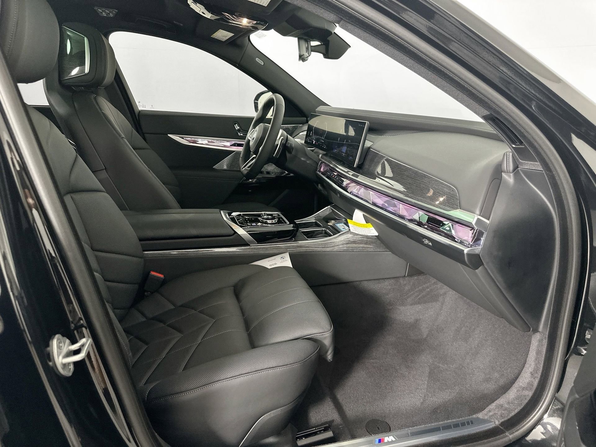 New 2026 BMW 750e xDrive w/ Executive Package image 25