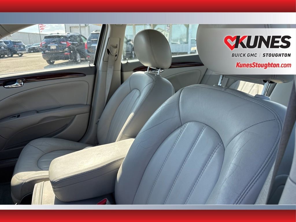 Used 2011 Buick Lucerne CXL image 24
