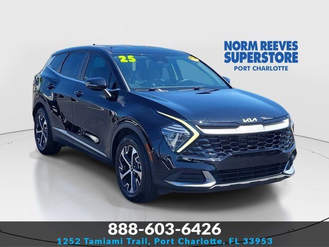 Used 2025 Kia Sportage EX FWD image 1