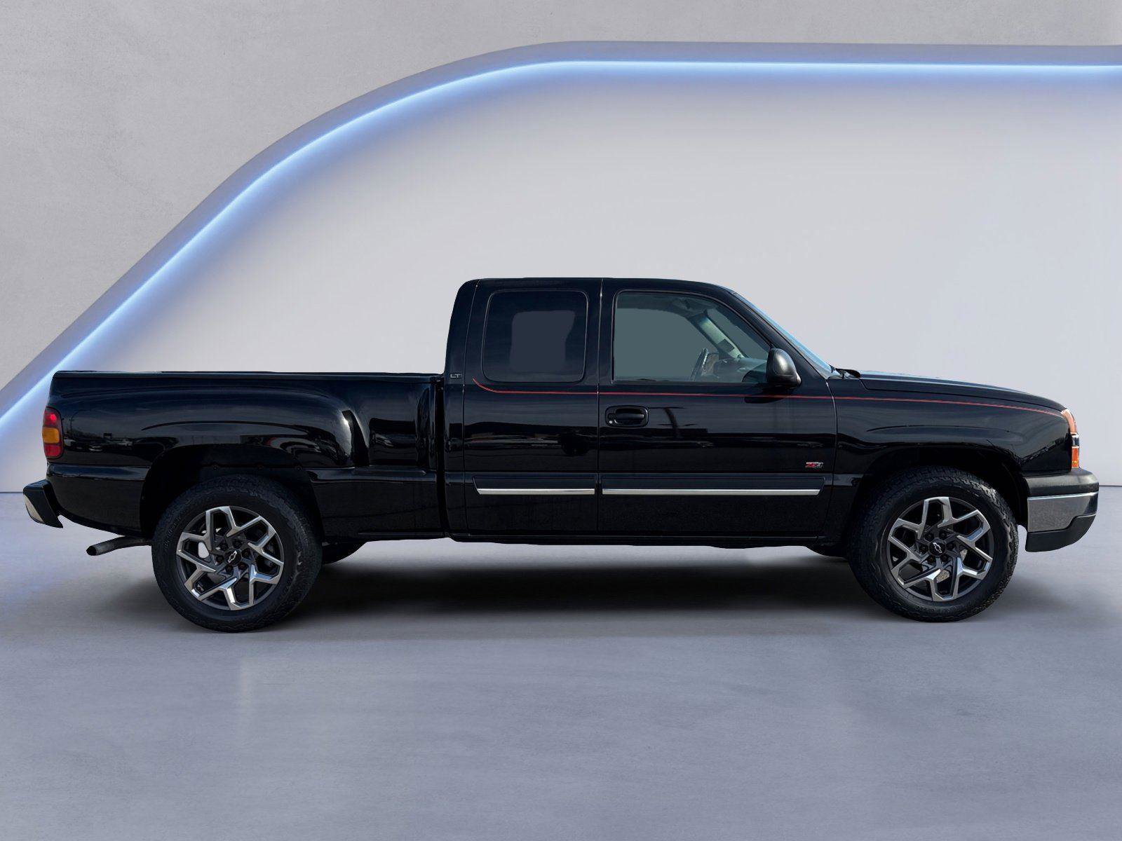 Used 2003 Chevrolet Silverado 1500 LS w/ Off-Road Package AWD/4WD image 2