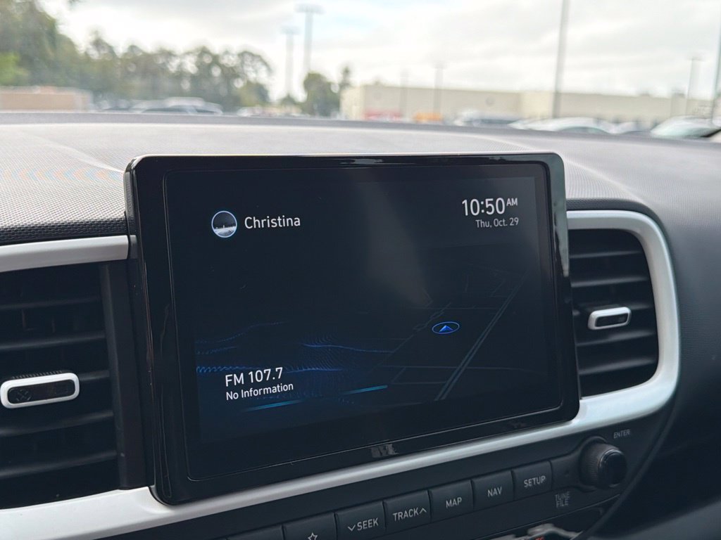 Used 2022 Hyundai Venue Limited FWD image 18