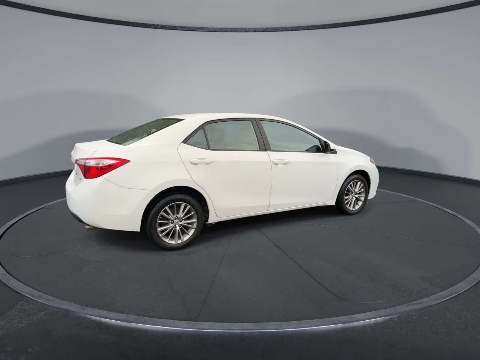Used 2015 Toyota Corolla LE FWD image 8