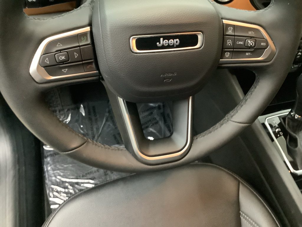 Used 2025 Jeep Compass Limited AWD/4WD image 15